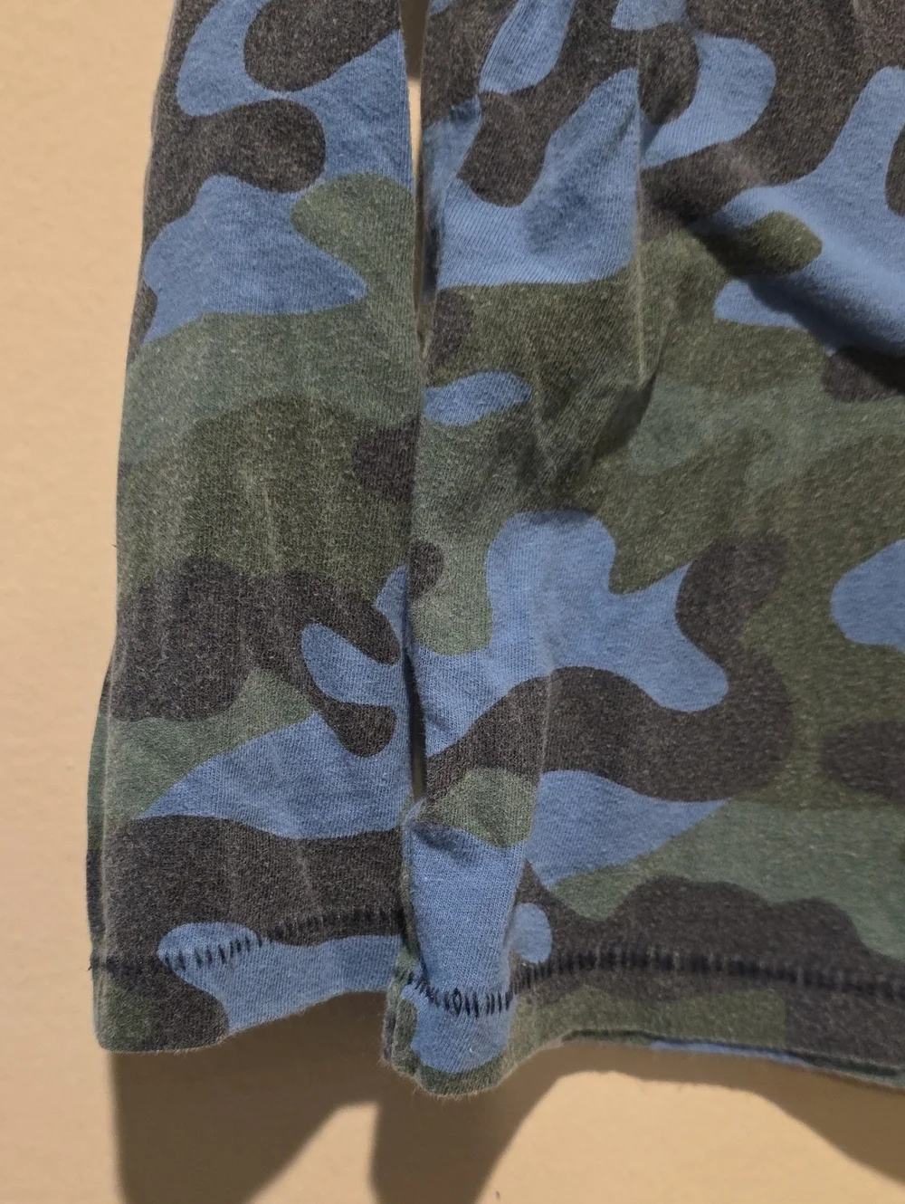 GAP Kids Blue & Green Camo Long-Sleeve Tee 4 T Pocket